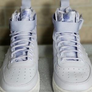 Nike Air Force Ones Mid